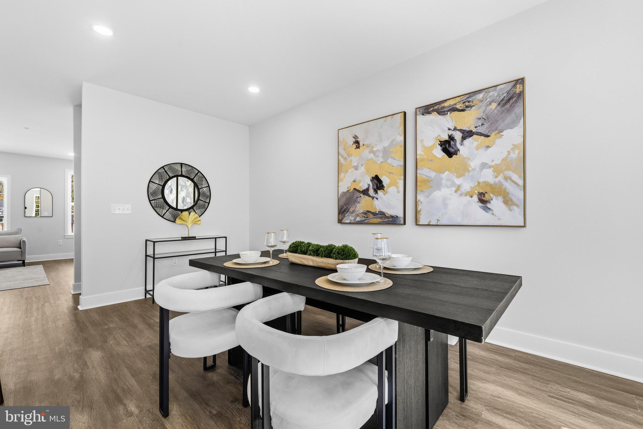 COLUMBIA RUN TOWNHOMES - Residential