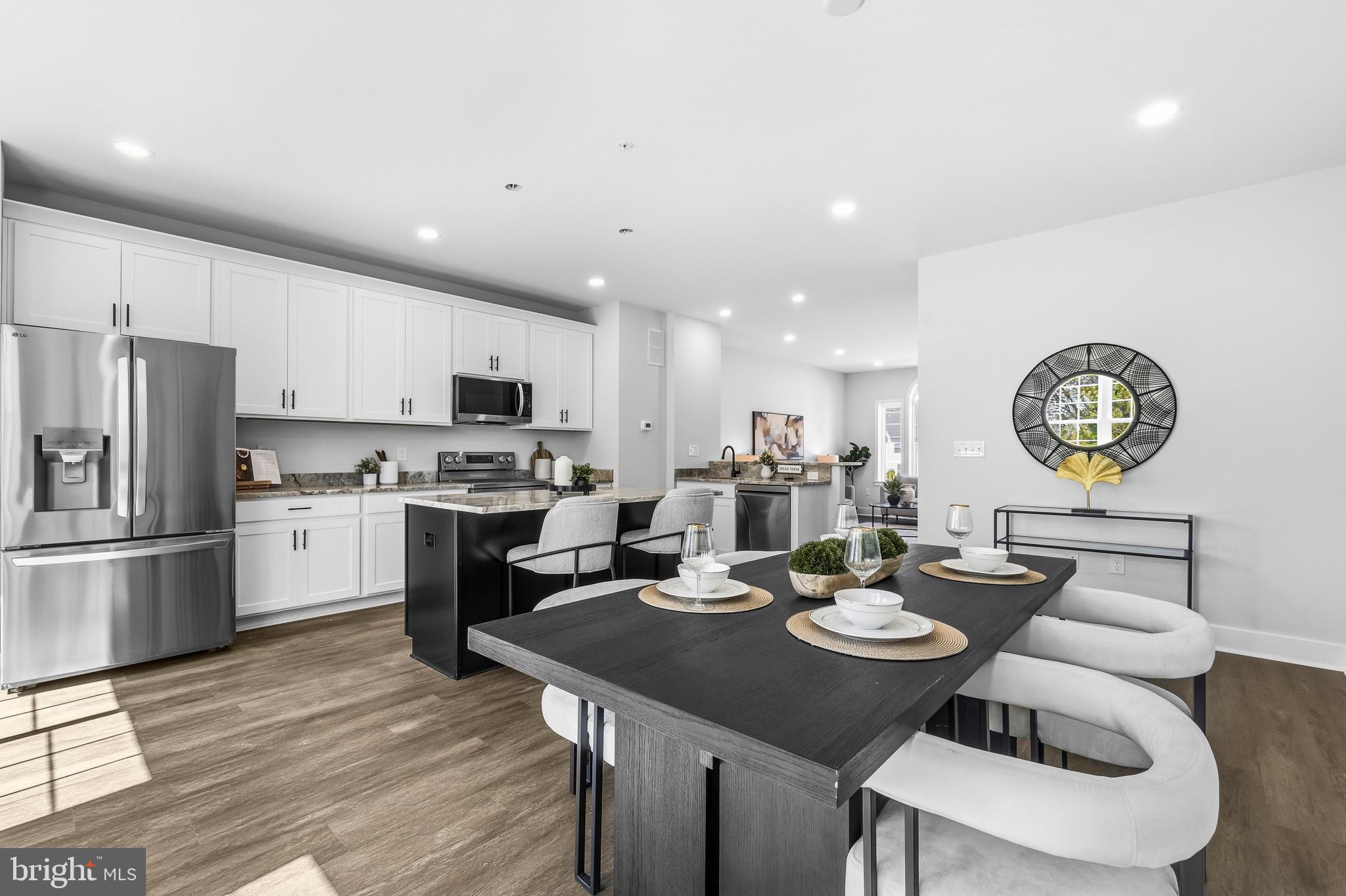 COLUMBIA RUN TOWNHOMES - Residential