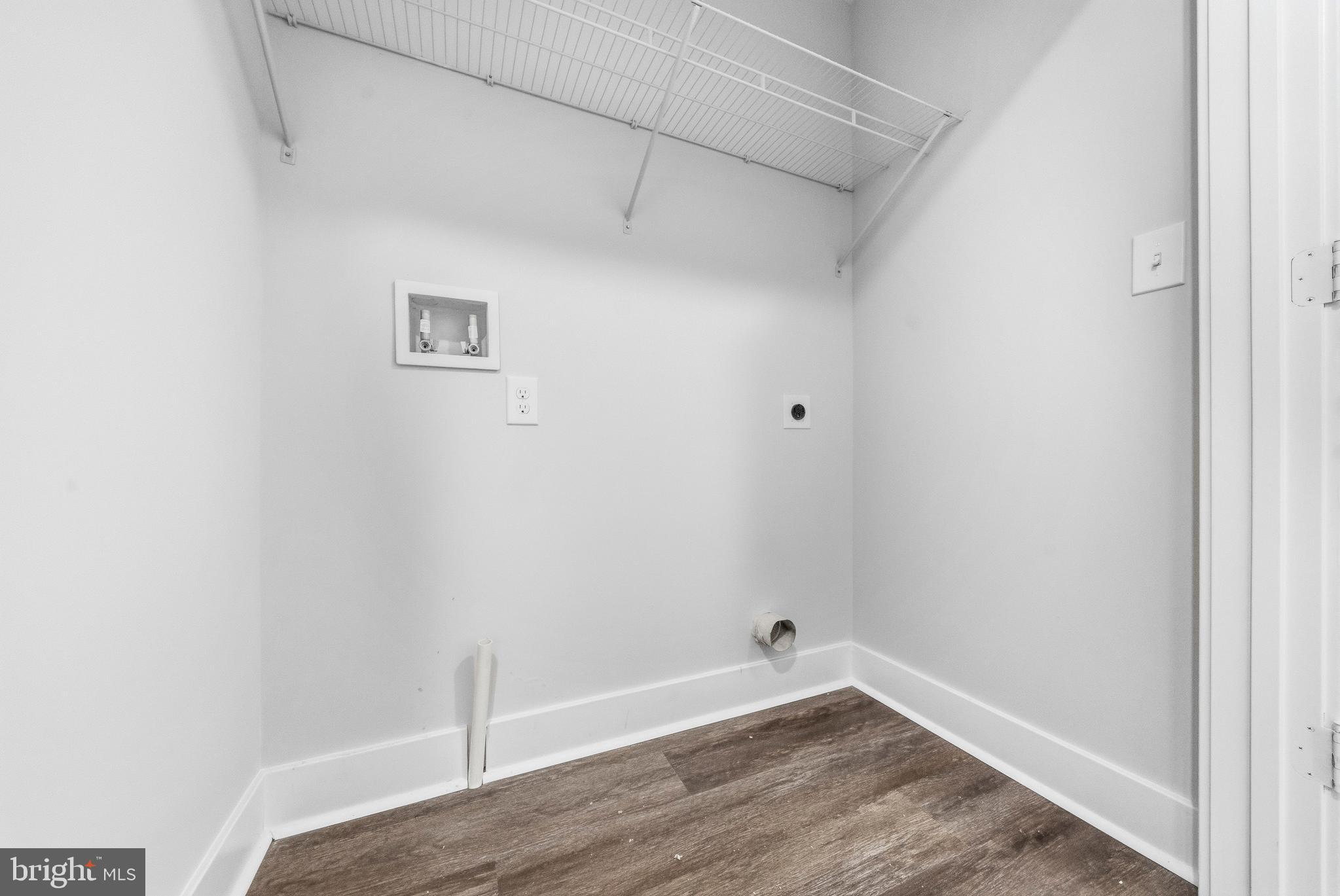 COLUMBIA RUN TOWNHOMES - Residential