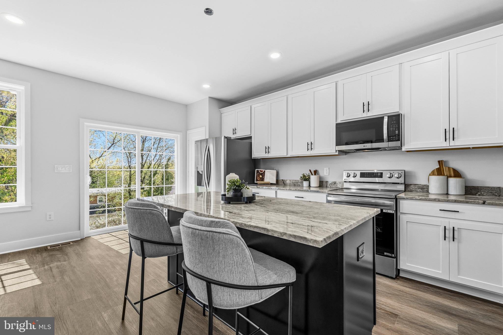 COLUMBIA RUN TOWNHOMES - Residential