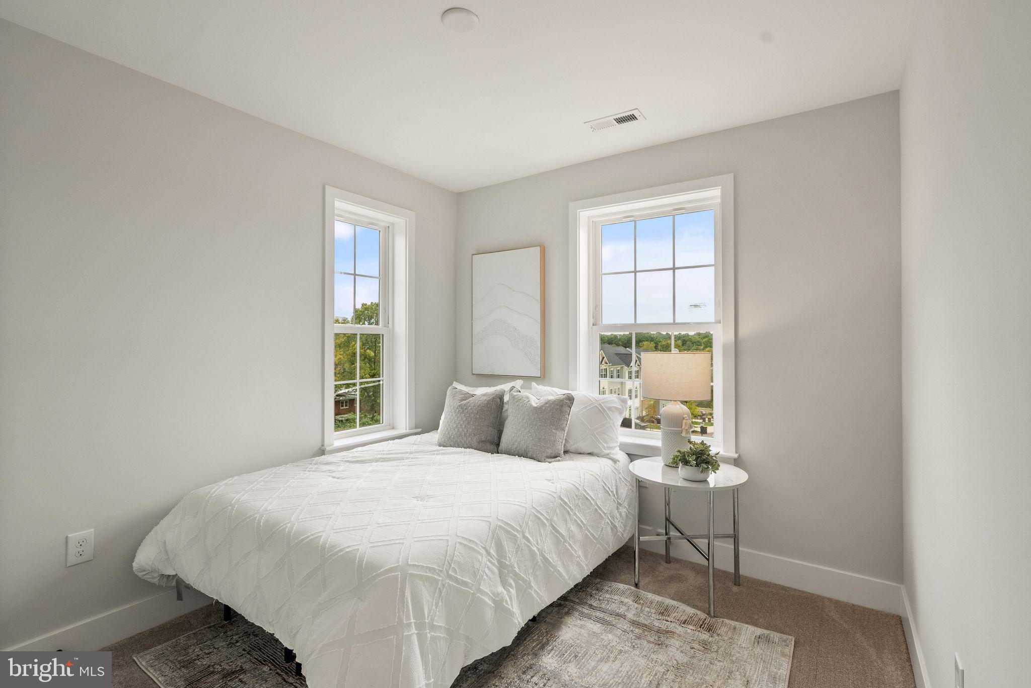 COLUMBIA RUN TOWNHOMES - Residential