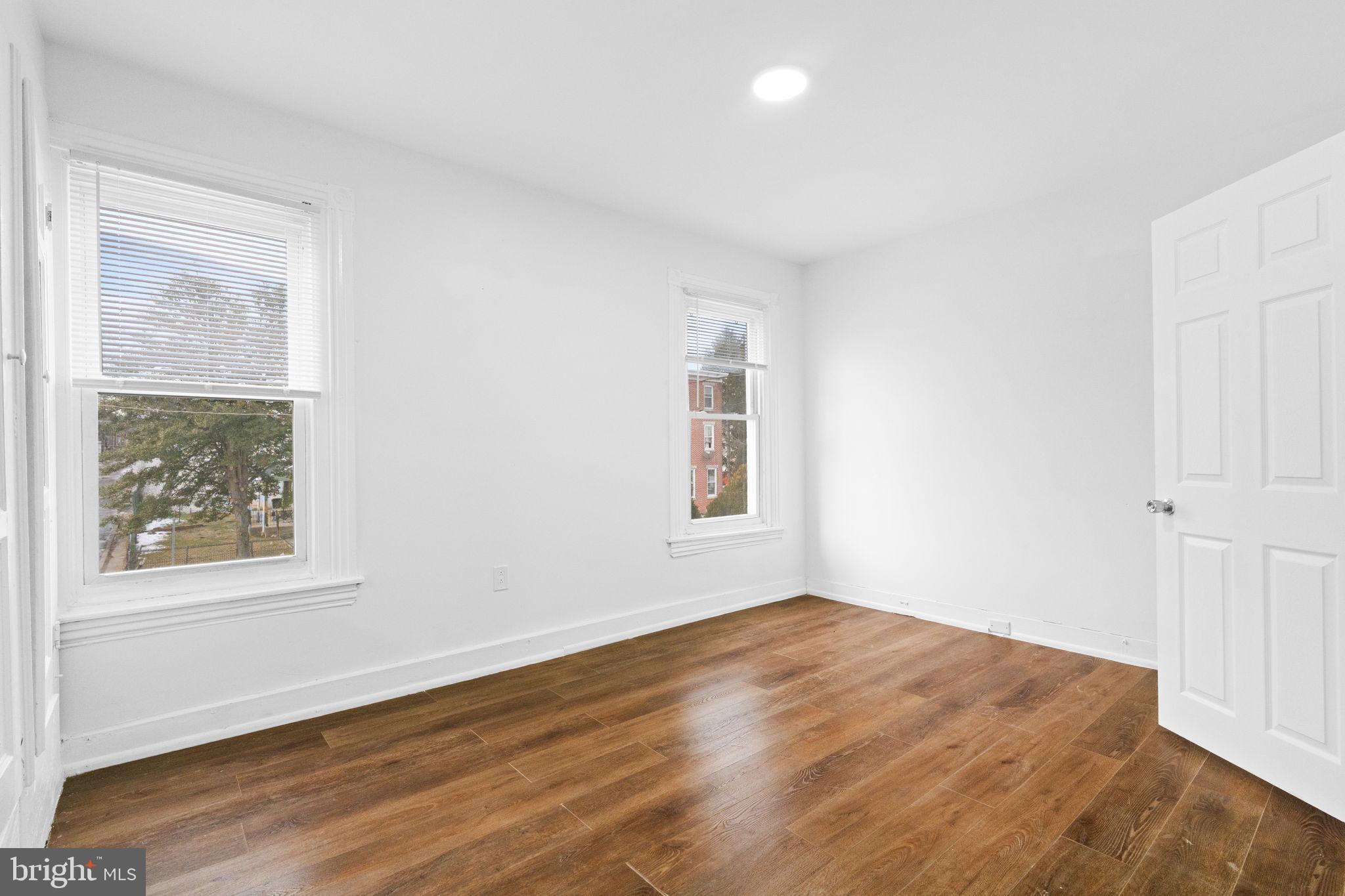 NORRISTOWN - Residential