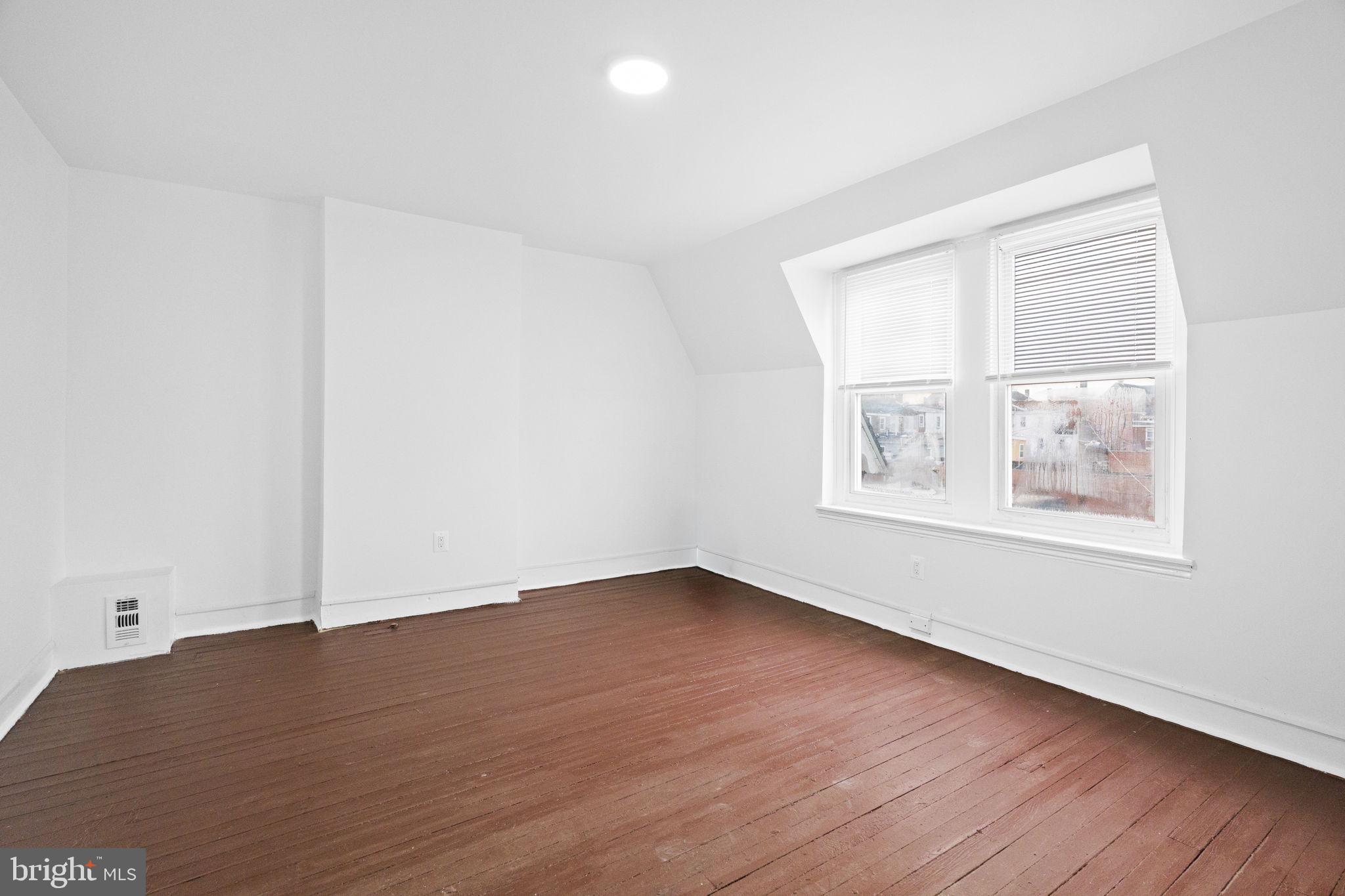 NORRISTOWN - Residential