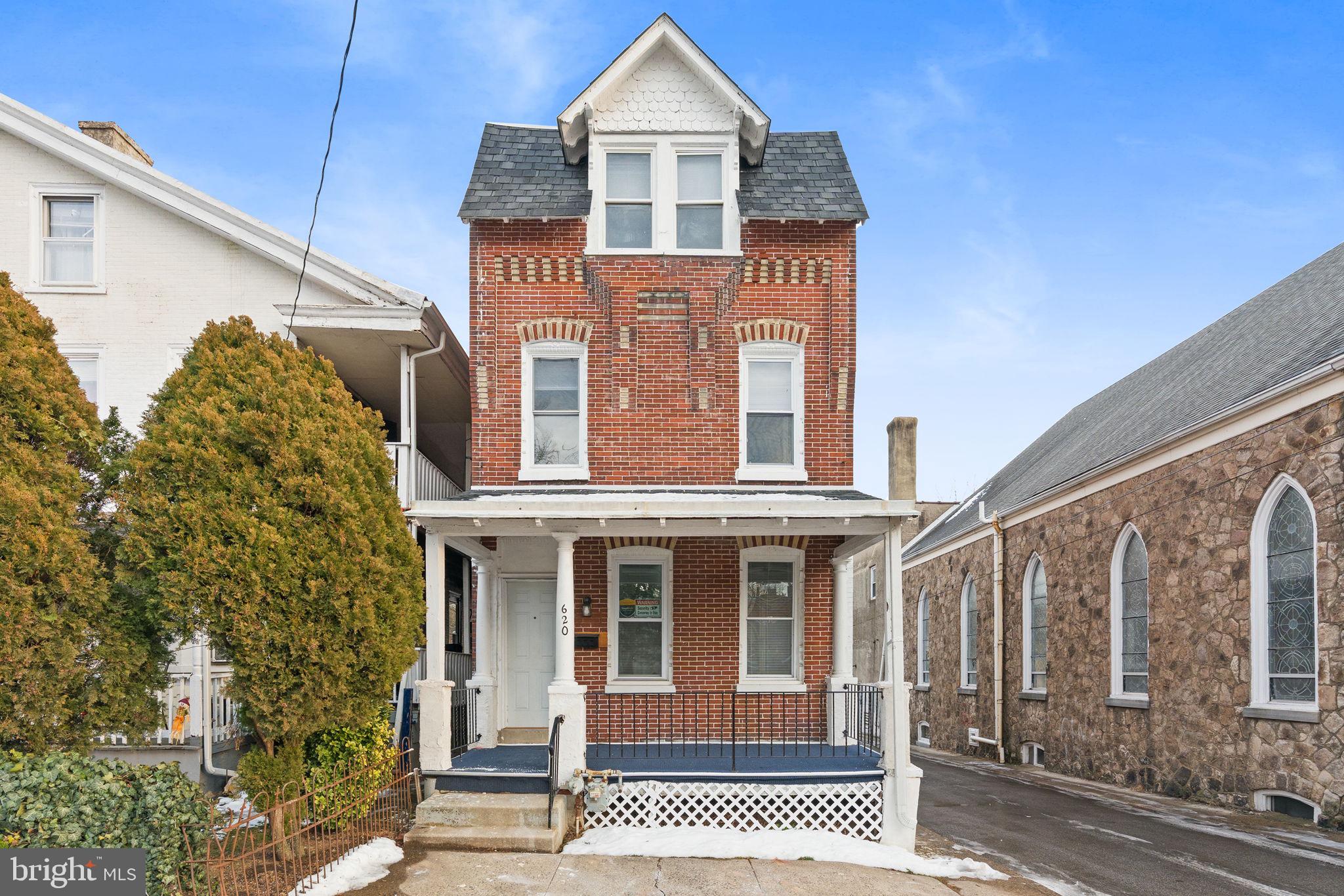 NORRISTOWN - Residential
