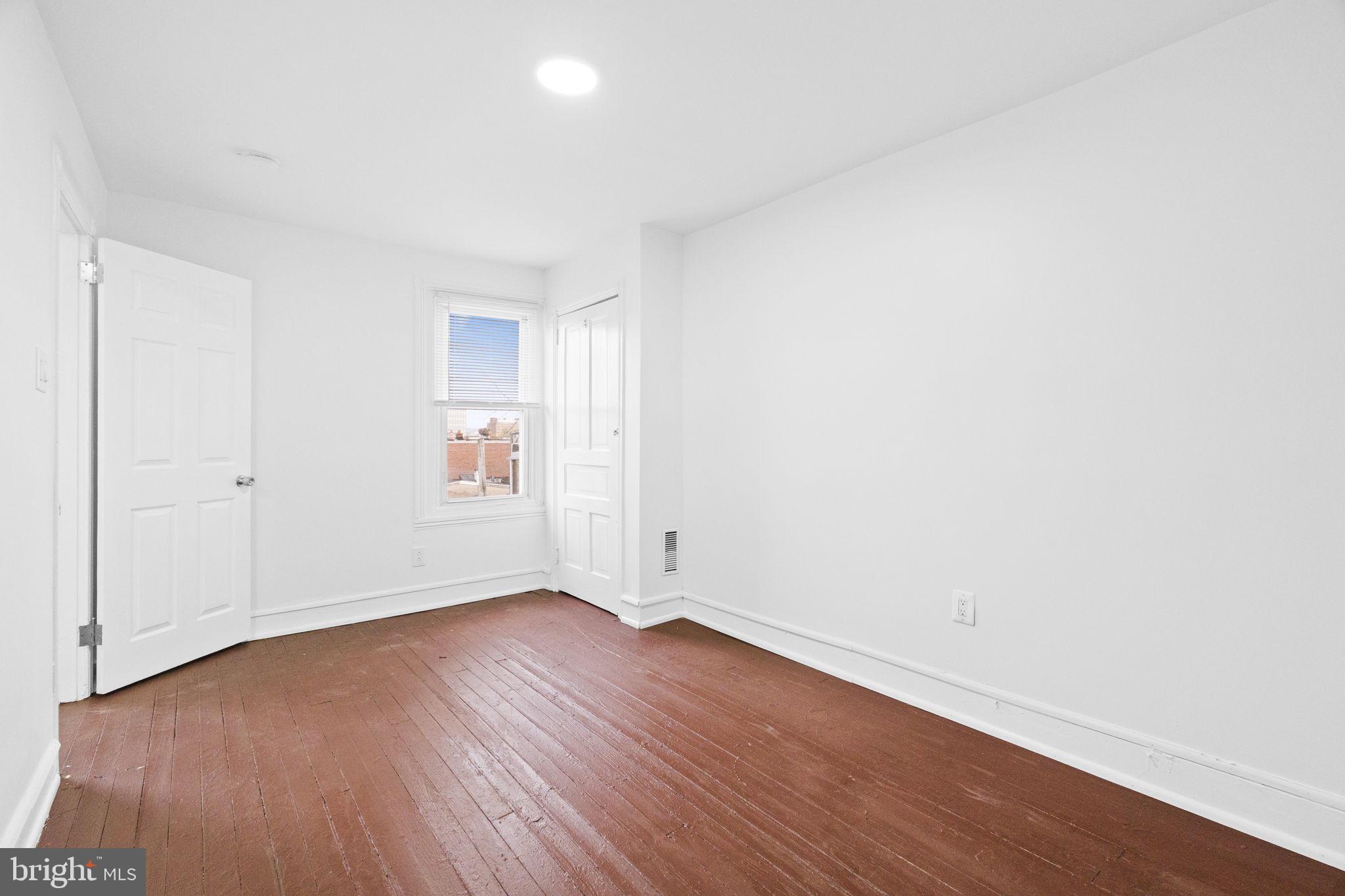 NORRISTOWN - Residential