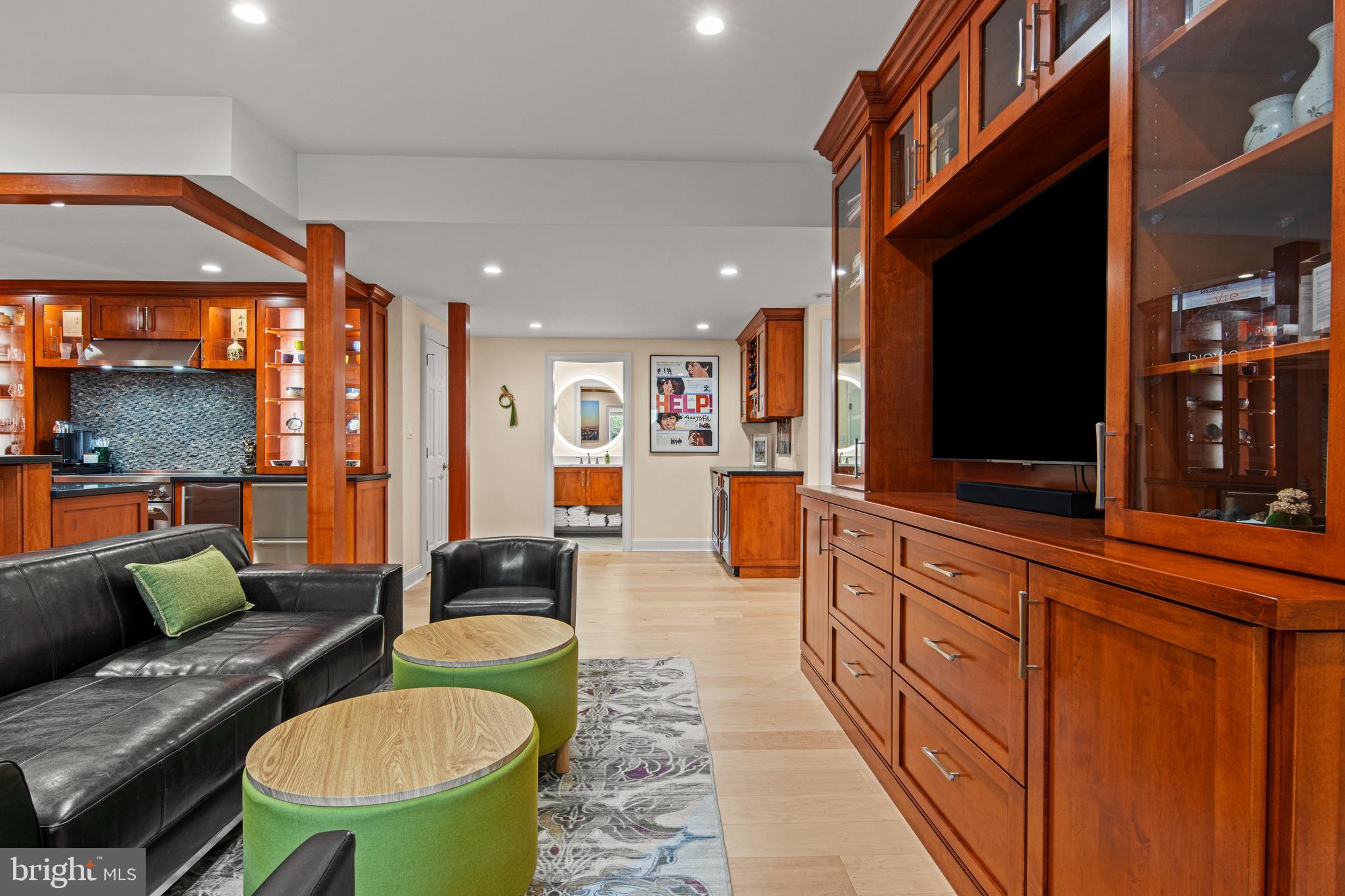 SOUTH WAYNE - Residential