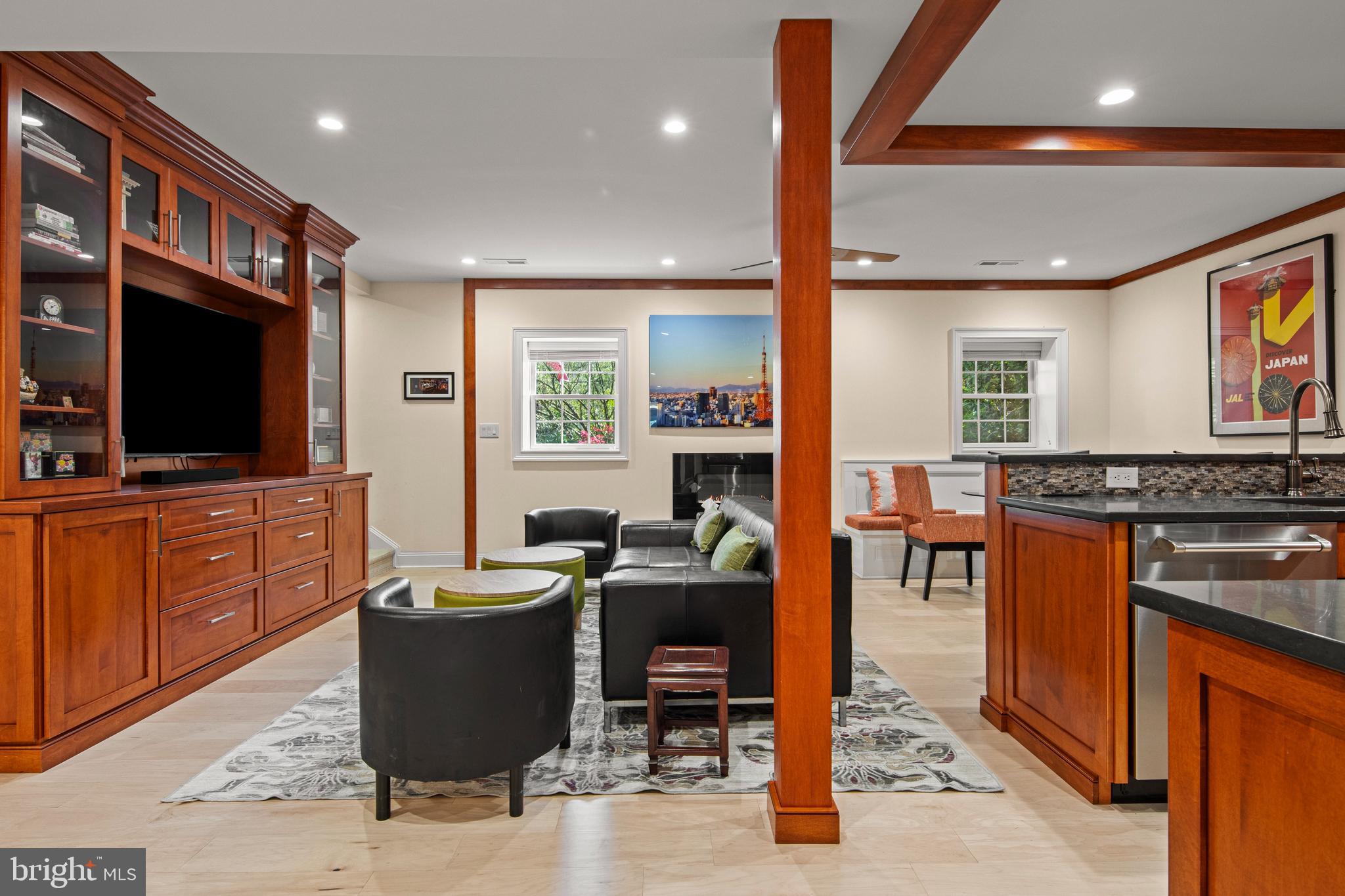 SOUTH WAYNE - Residential