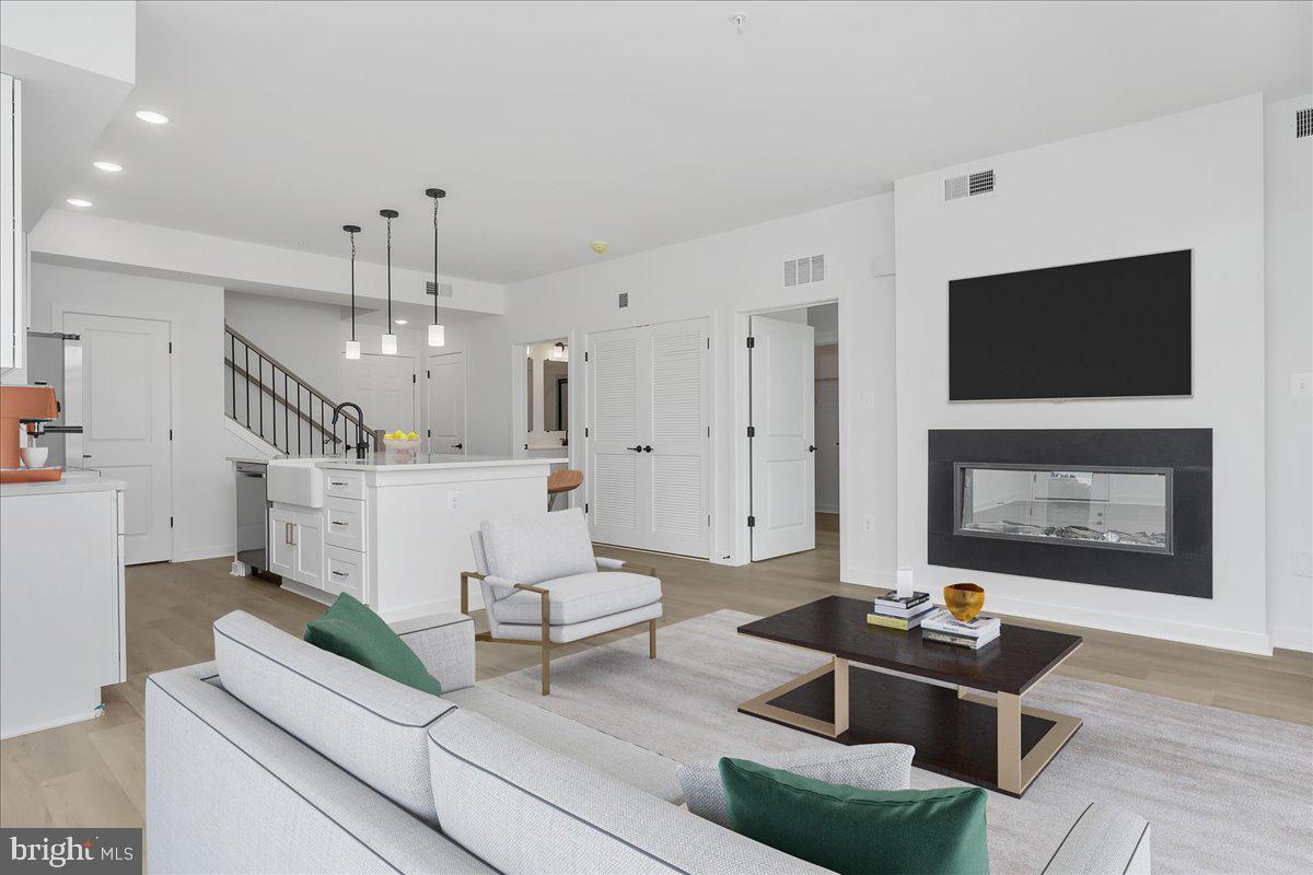 GAMBRILL GLENN - Residential