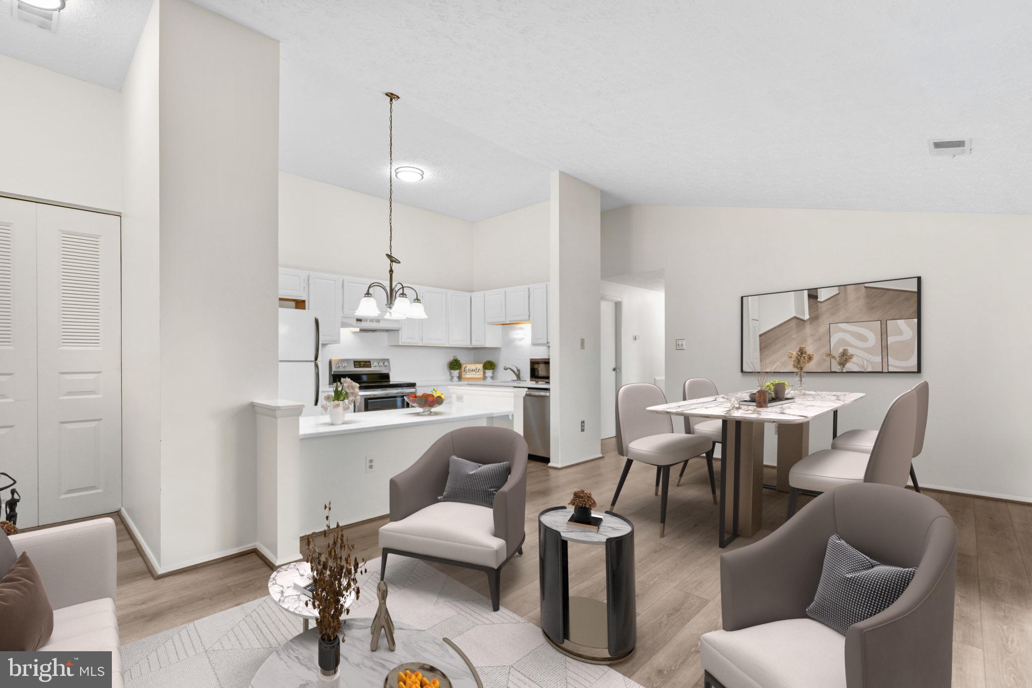 KNOLLS AT NORTH LAKE CONDOMINIUM - Residential