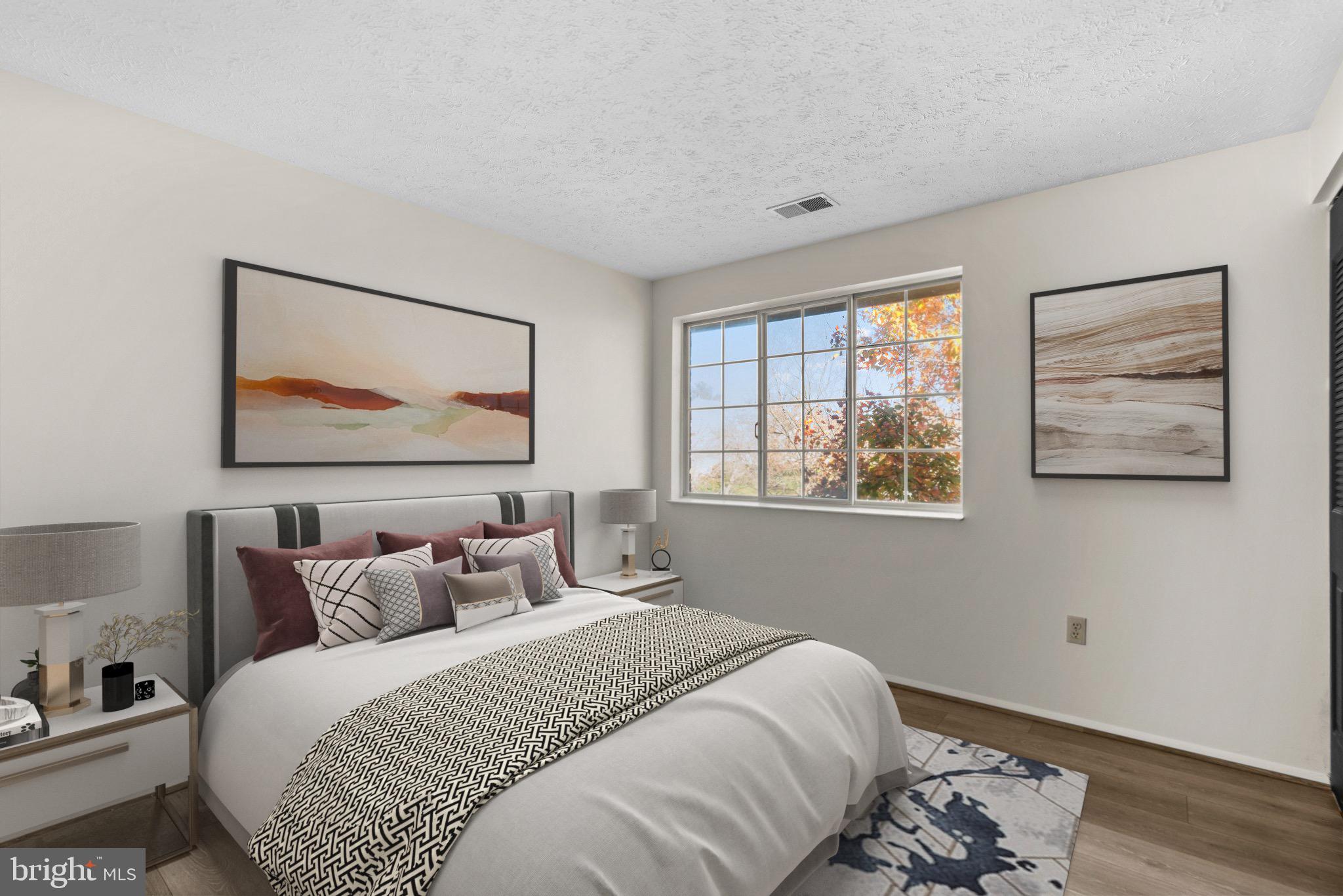 KNOLLS AT NORTH LAKE CONDOMINIUM - Residential