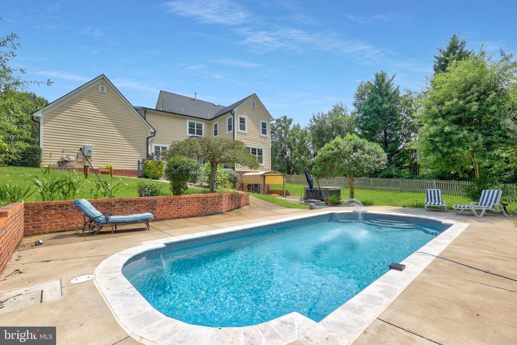 8405 BROADMORE LANE