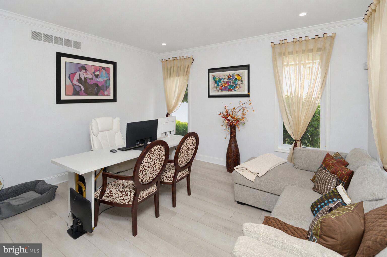 3930 POND VIEW LANE