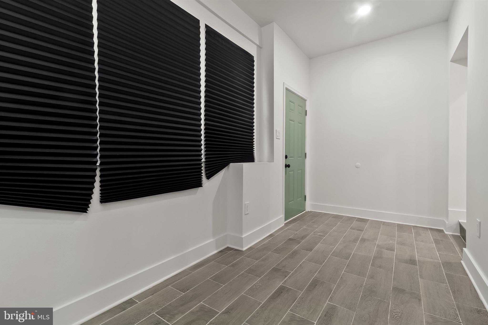 5214 W JEFFERSON STREET