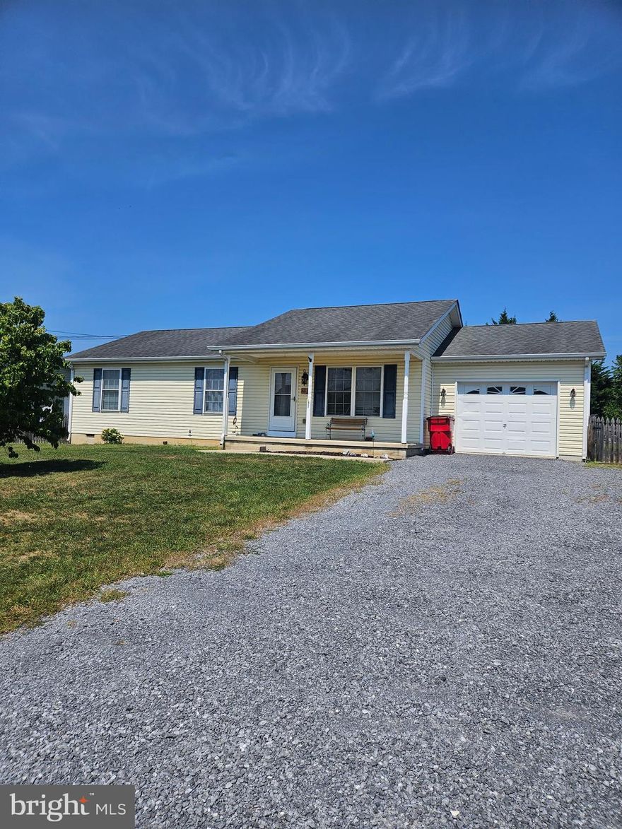 Are you looking for 1 level living with an open floor plan? Look no further this gorgeous home is ready for its new owners. Home boast a large rear deck, and fenced rear yard.  Great commuter location.
Hurry before it's gone