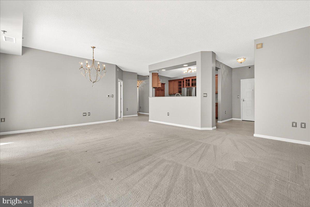 VANTAGE POINT EAST @ LEISURE WORLD - Residential