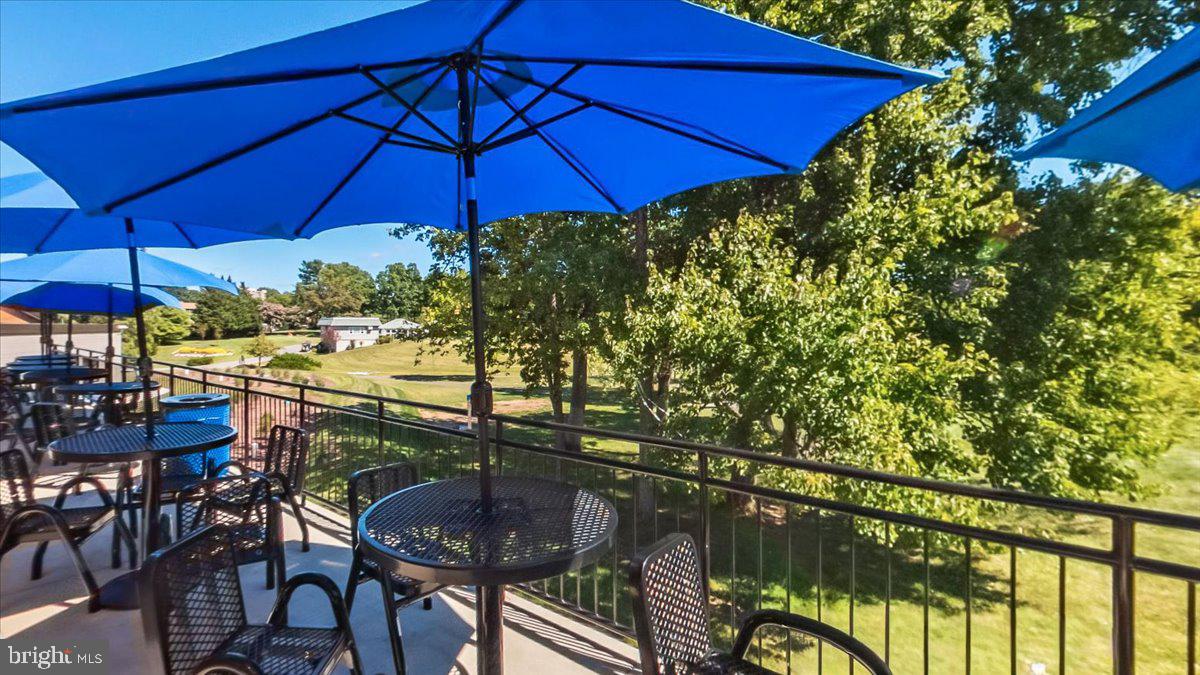 VANTAGE POINT EAST @ LEISURE WORLD - Residential