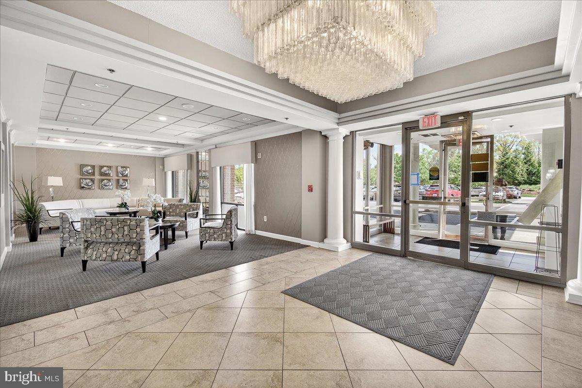 VANTAGE POINT EAST @ LEISURE WORLD - Residential