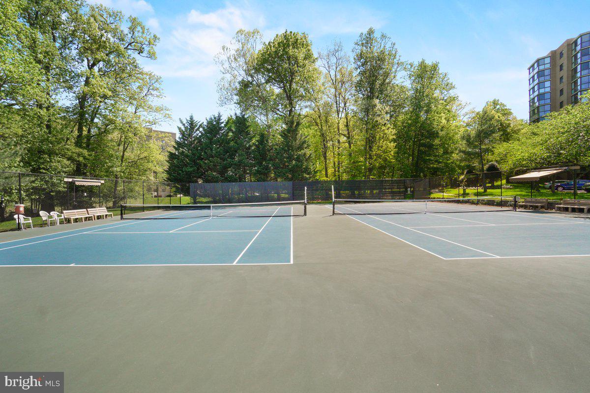 VANTAGE POINT EAST @ LEISURE WORLD - Residential