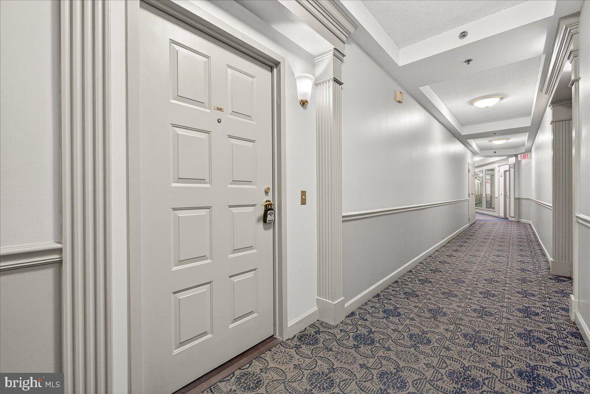 VANTAGE POINT EAST @ LEISURE WORLD - Residential