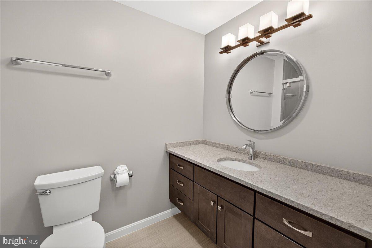 VANTAGE POINT EAST @ LEISURE WORLD - Residential