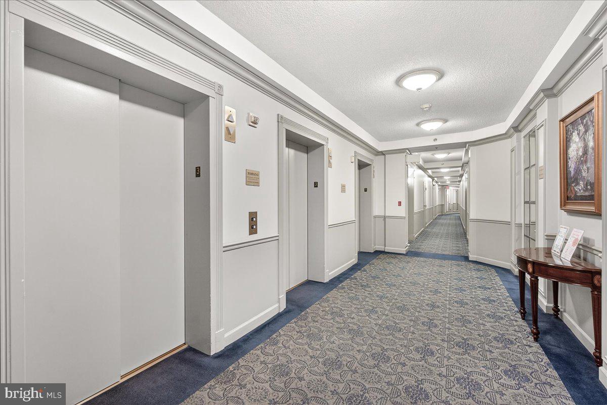 VANTAGE POINT EAST @ LEISURE WORLD - Residential