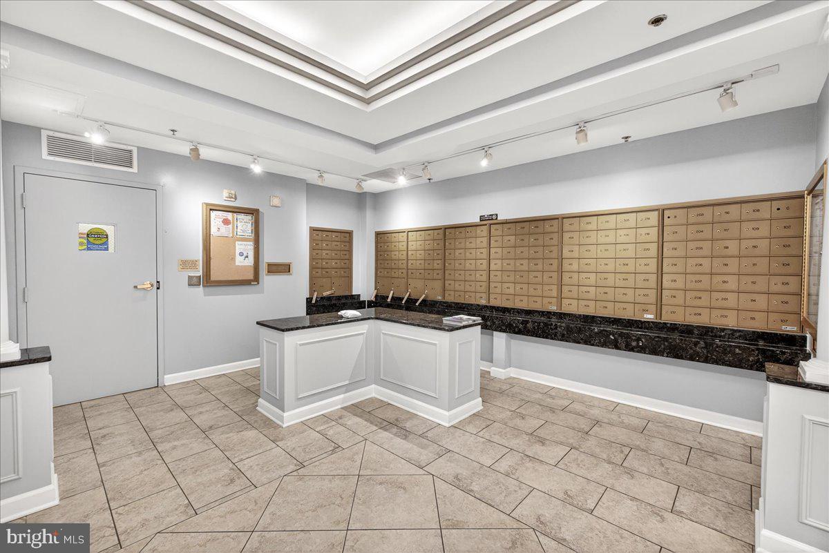 VANTAGE POINT EAST @ LEISURE WORLD - Residential