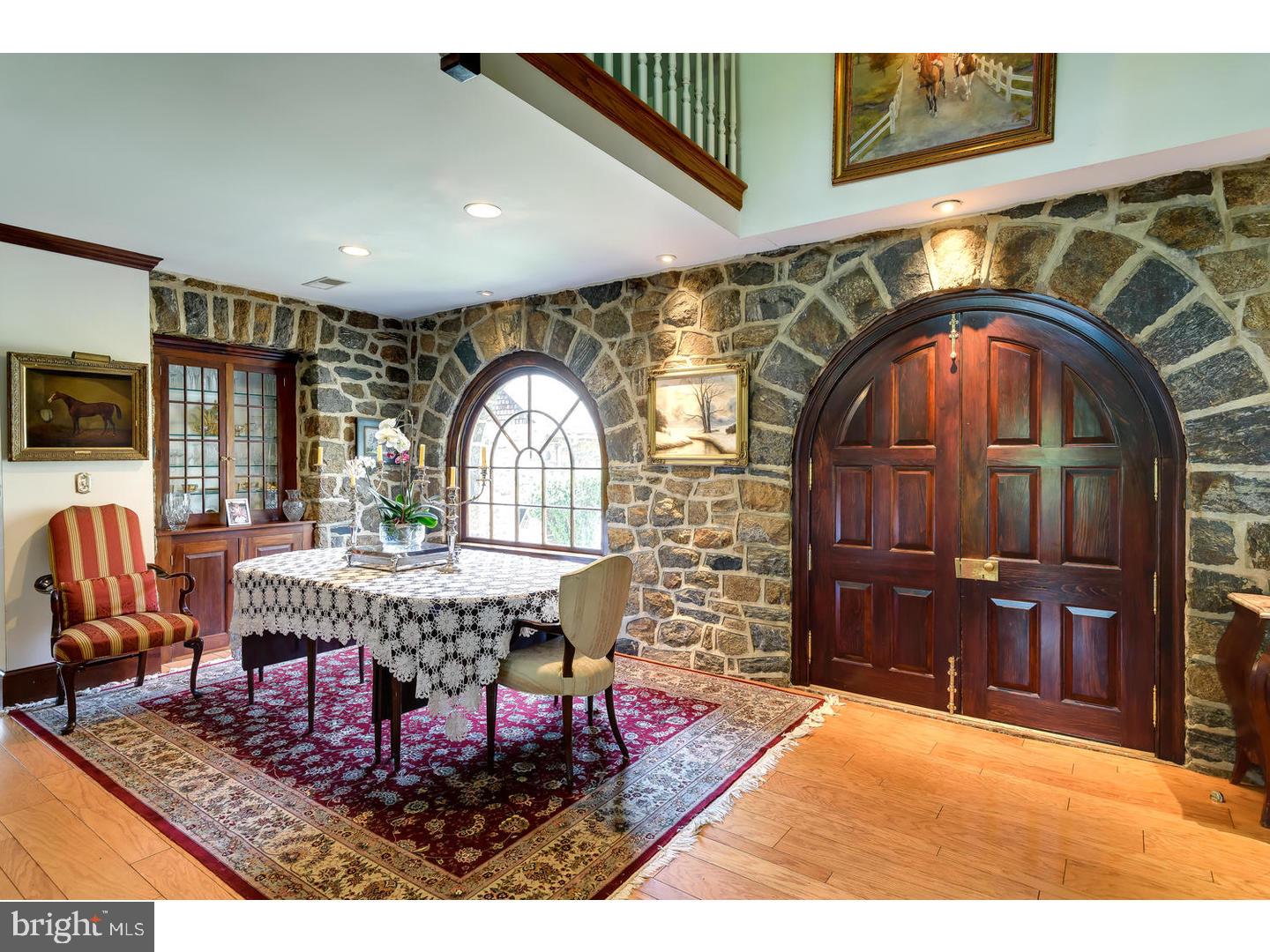 RADNOR HUNT - Residential