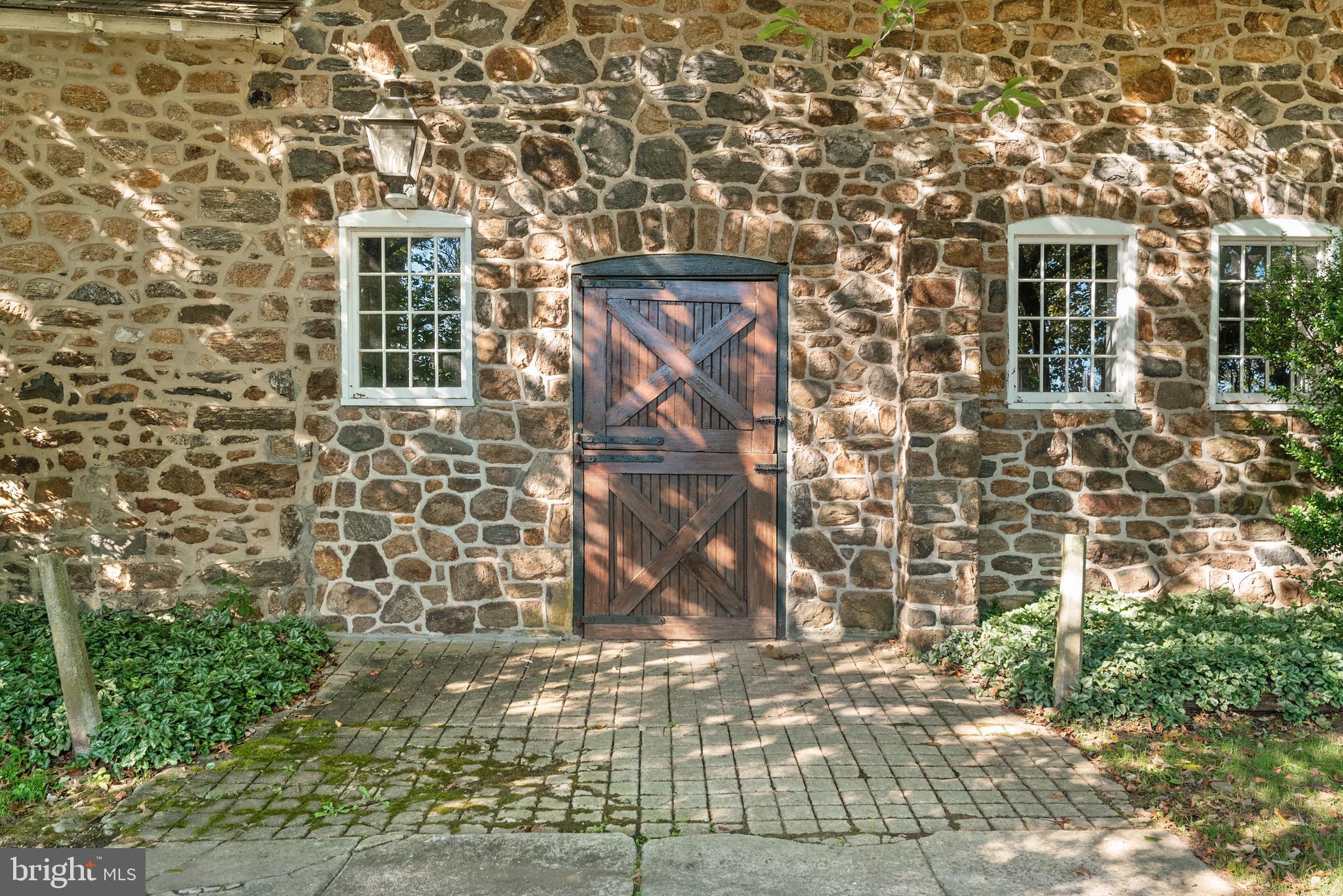 RADNOR HUNT - Residential