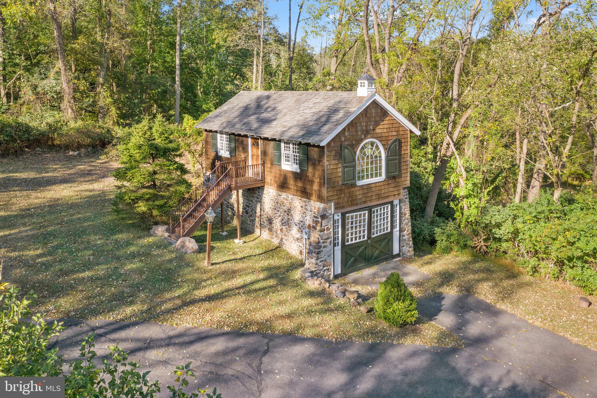 RADNOR HUNT - Residential