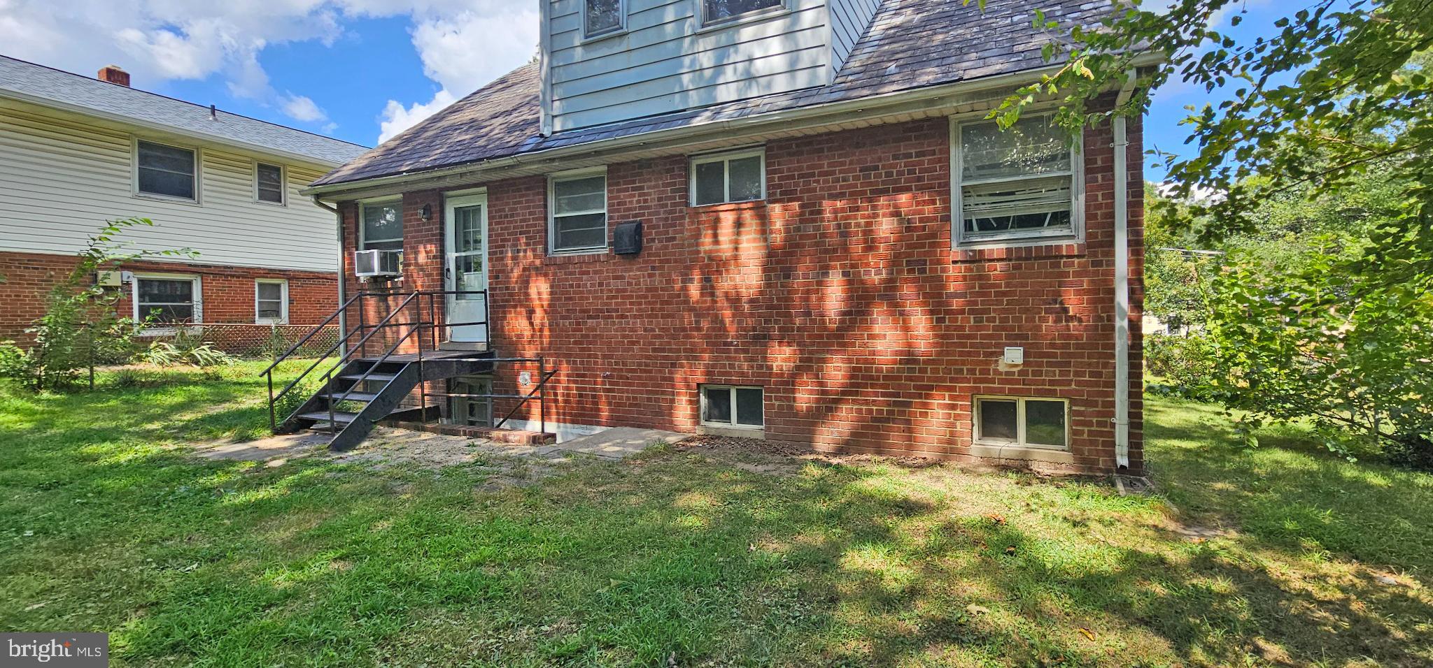 NEW CARROLLTON - Residential