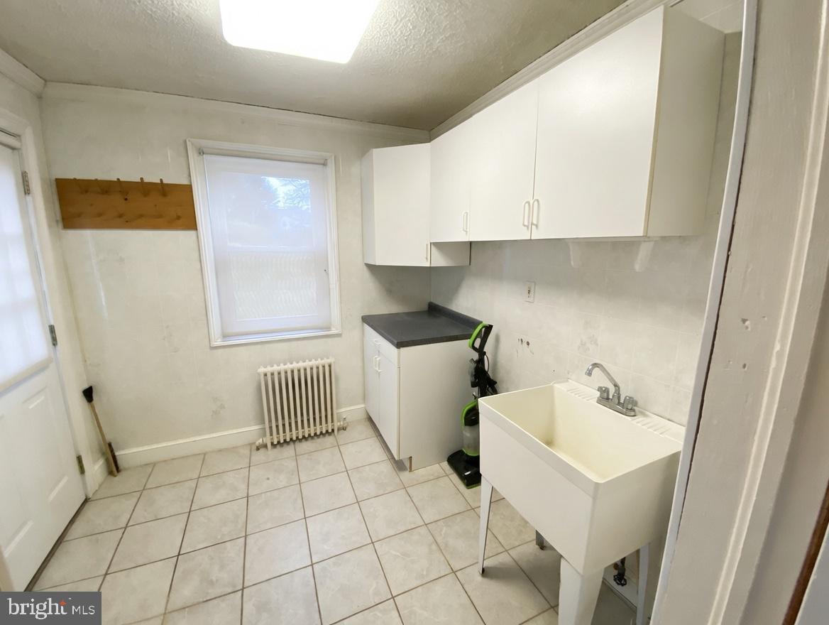 PT ROCKVILLE OUT RES 3 - Residential