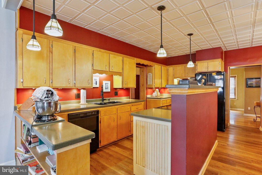 Photo of 512 W W Main St, WAYNESBORO, PA 17268 (MLS # PAFL2032852)