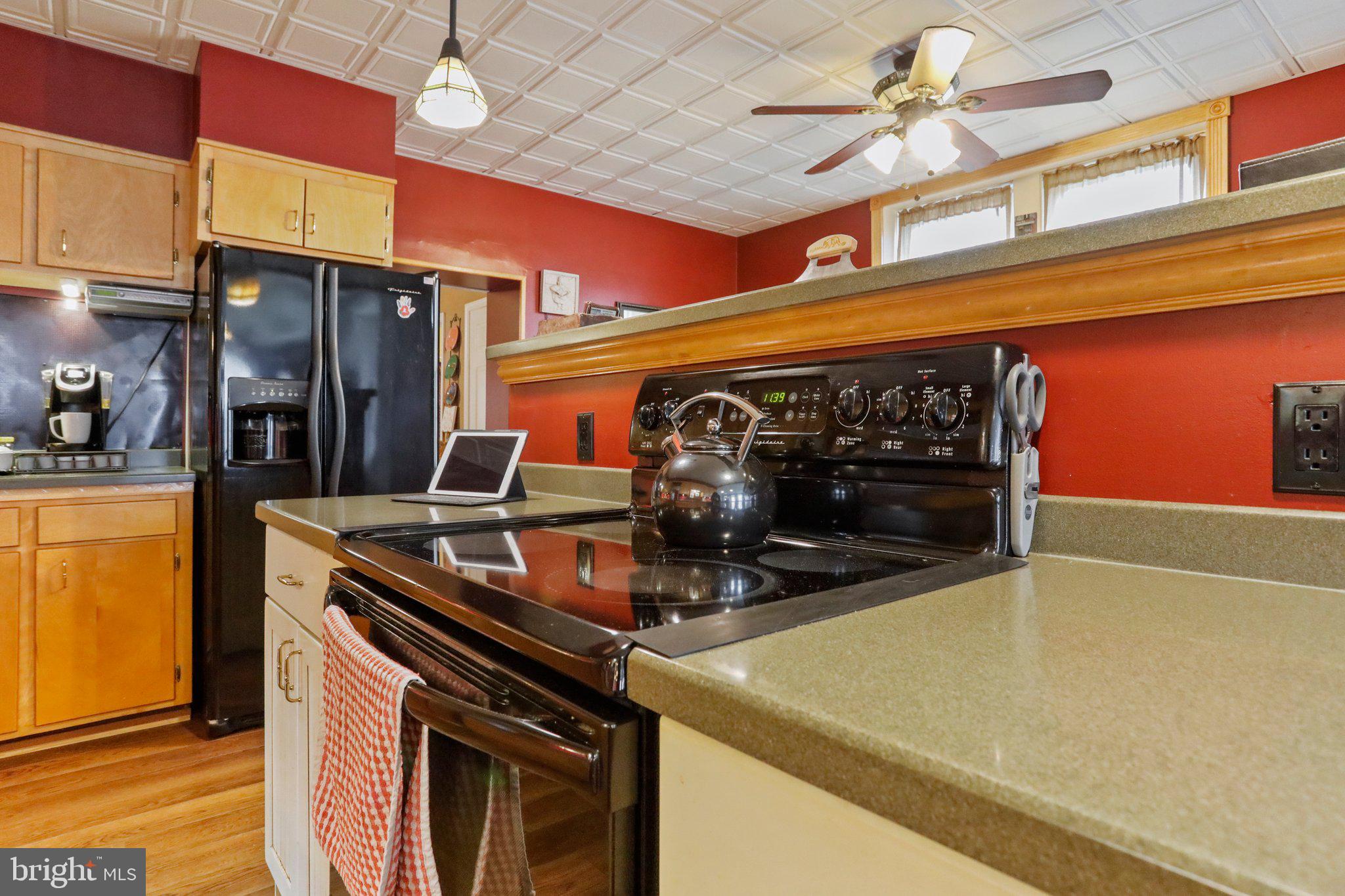 512 W W MAIN STREET STREET