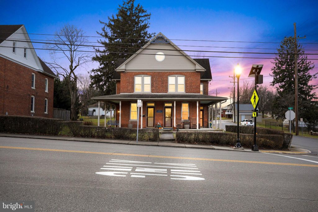 Photo of 512 W W Main St, WAYNESBORO, PA 17268 (MLS # PAFL2032852)