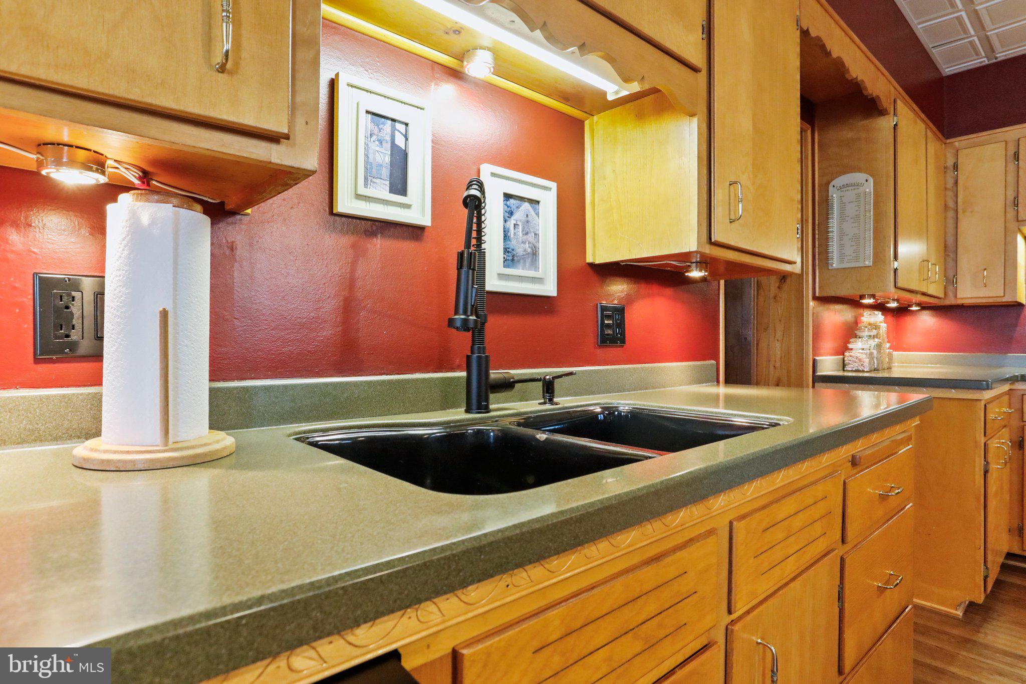 512 W W MAIN STREET STREET