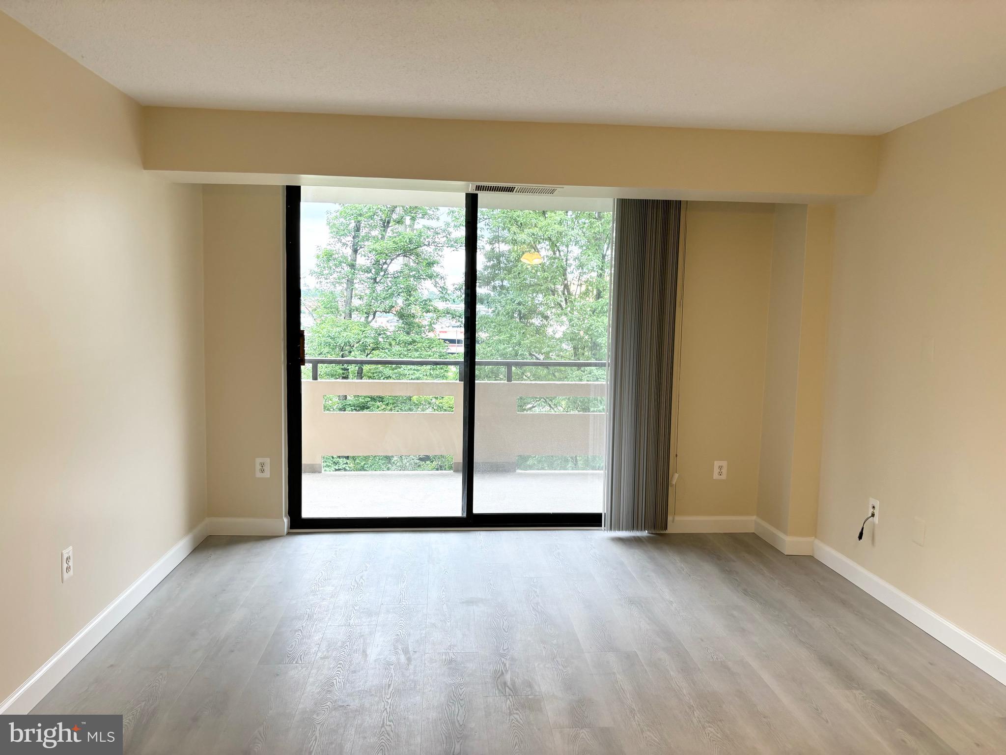 ENCORE OF MCLEAN - Residential Lease