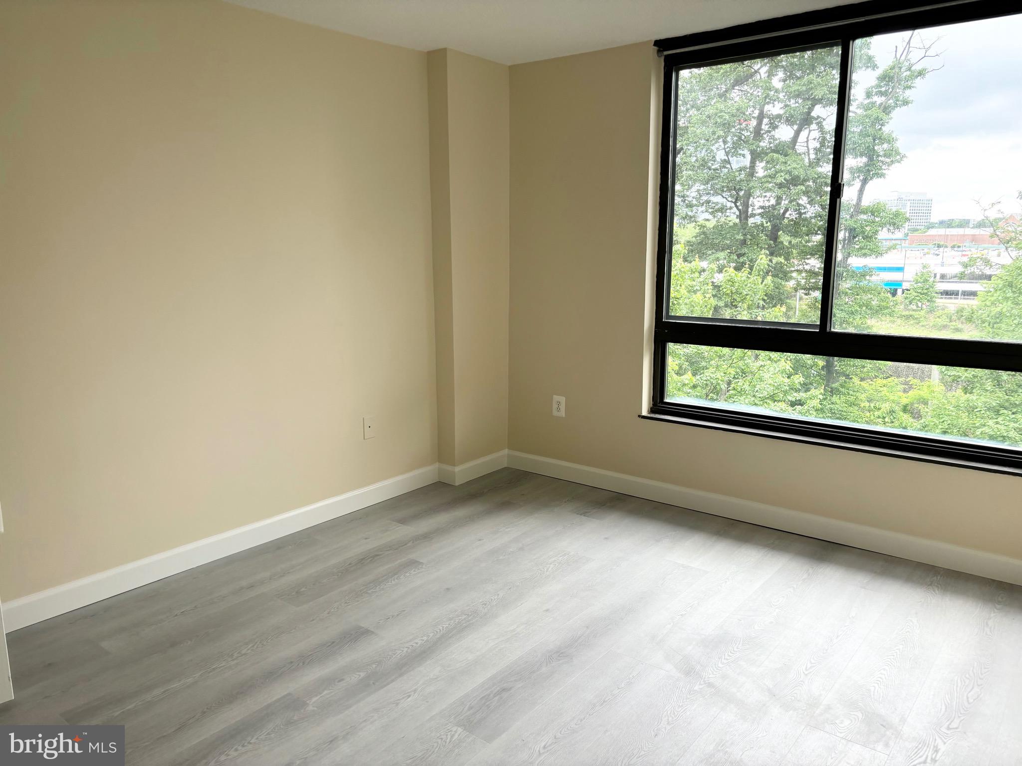 ENCORE OF MCLEAN - Residential Lease