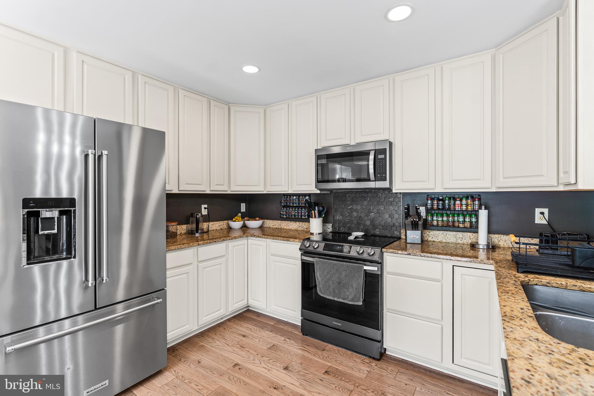 FAIRWAY MEADOWS - Residential