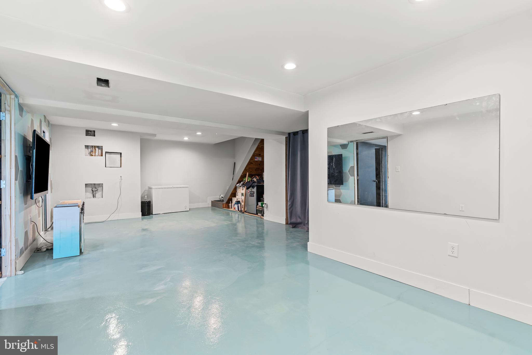 FAIRWAY MEADOWS - Residential