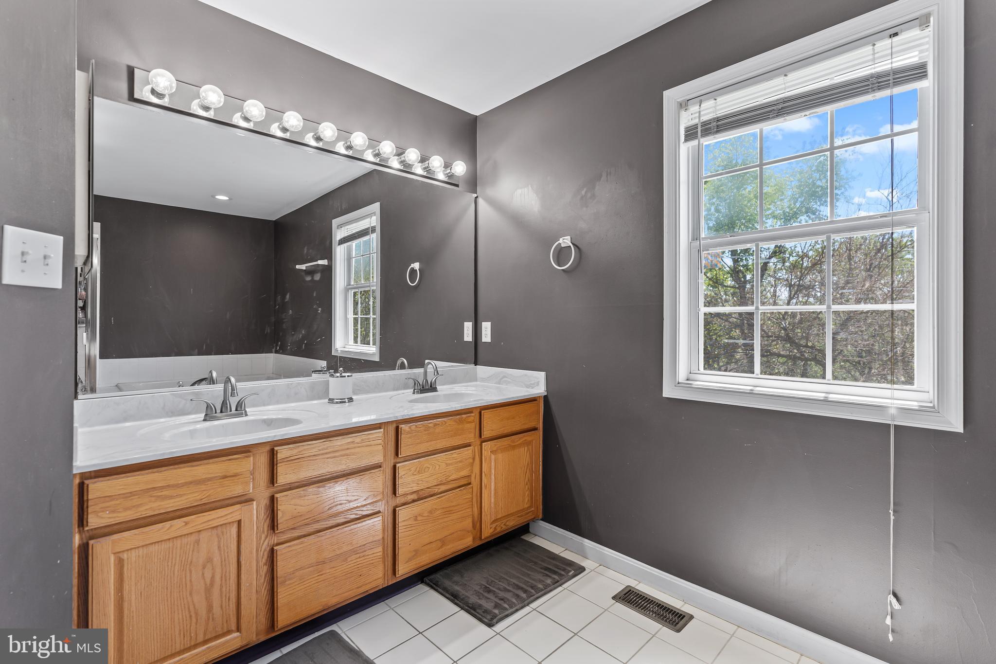 FAIRWAY MEADOWS - Residential
