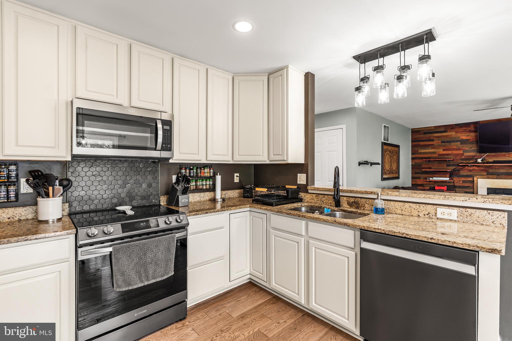 FAIRWAY MEADOWS - Residential