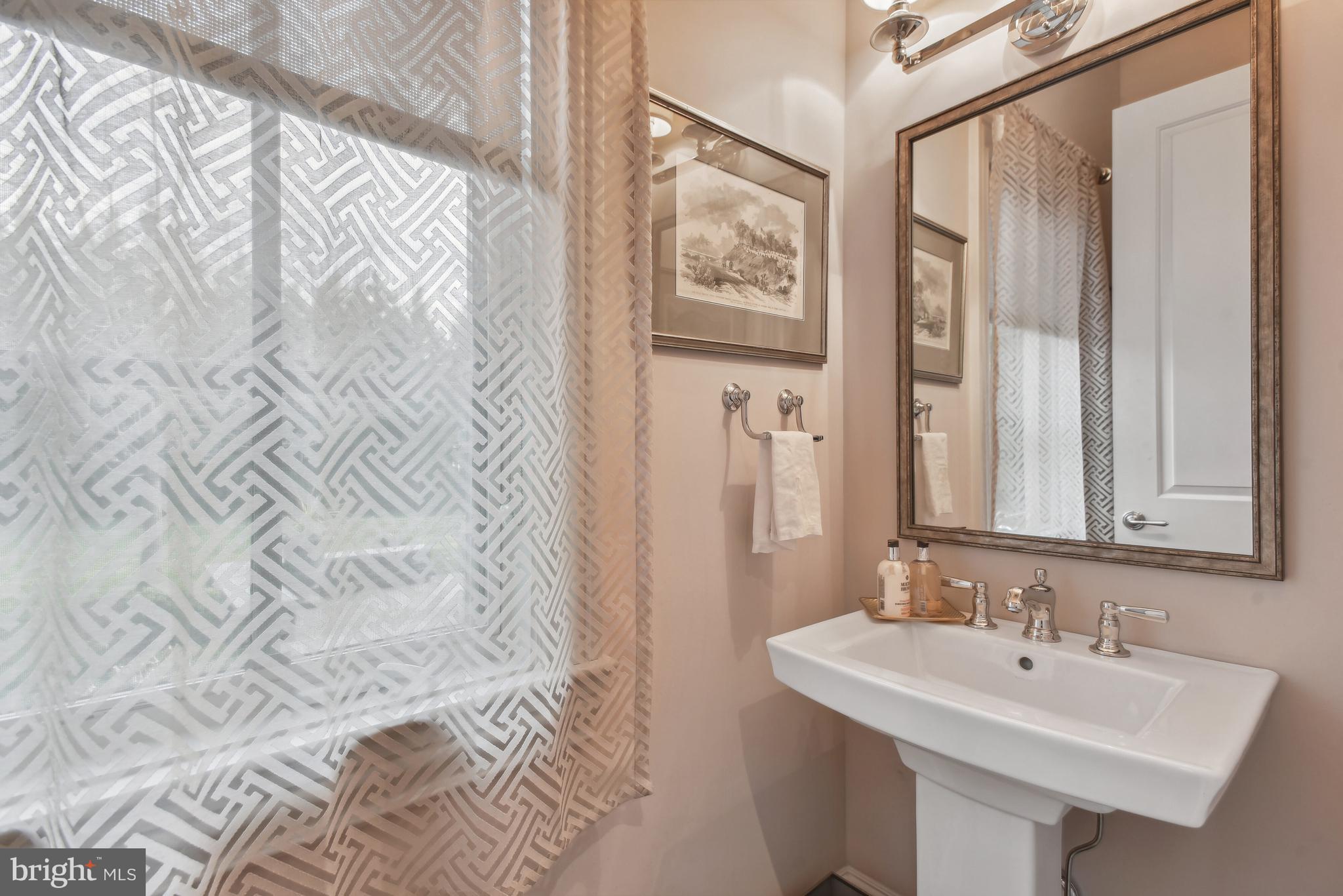 CLEARVIEW MANOR - Residential