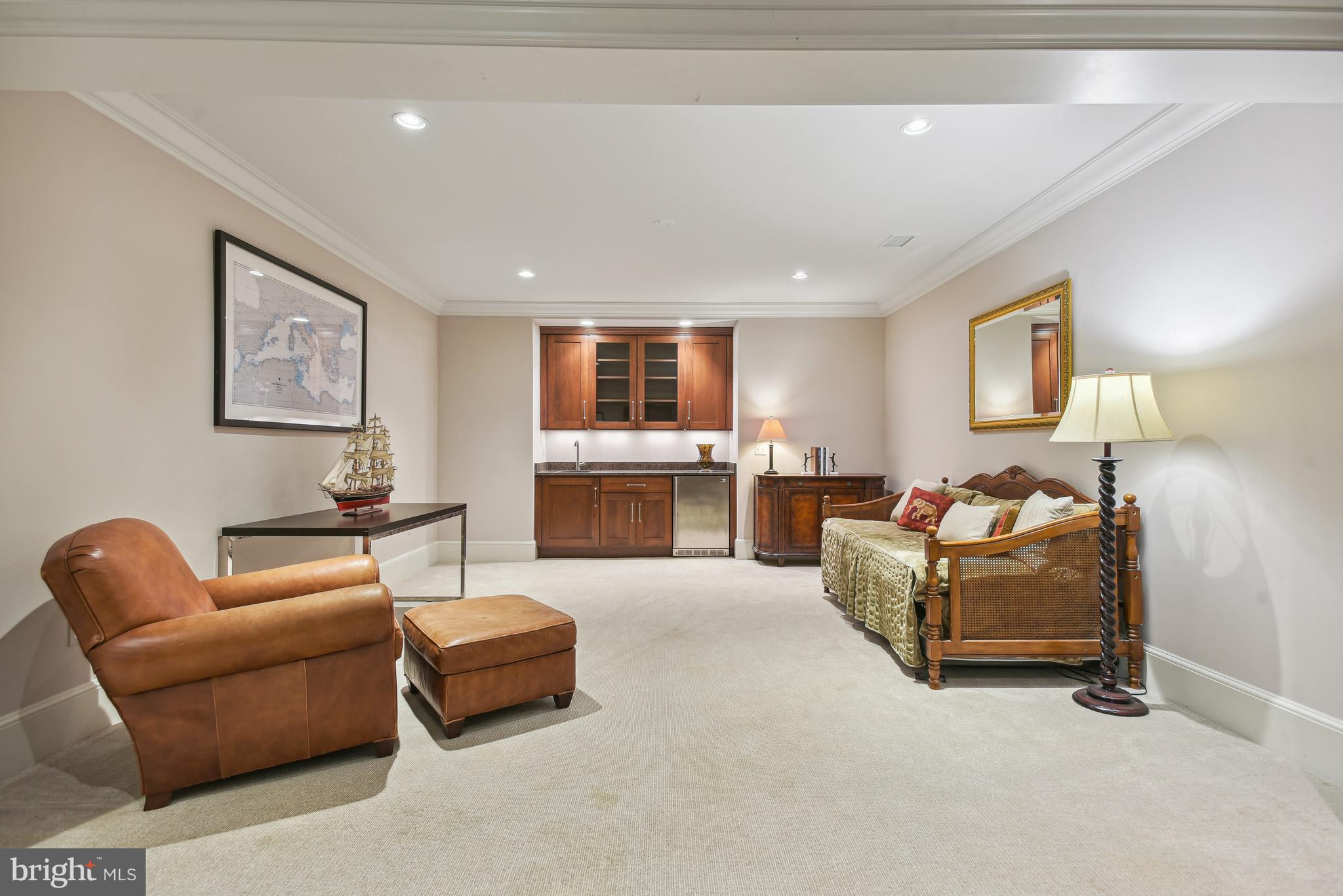 CLEARVIEW MANOR - Residential