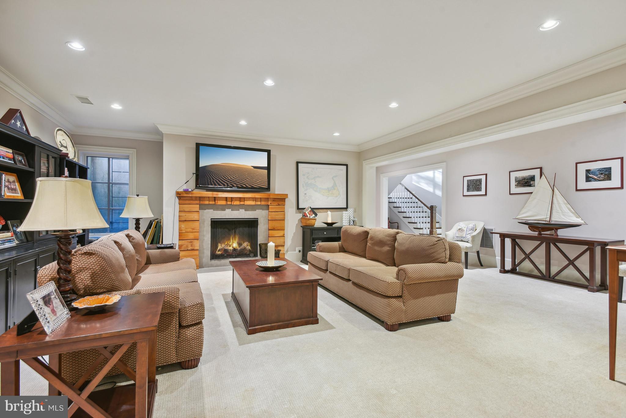 CLEARVIEW MANOR - Residential