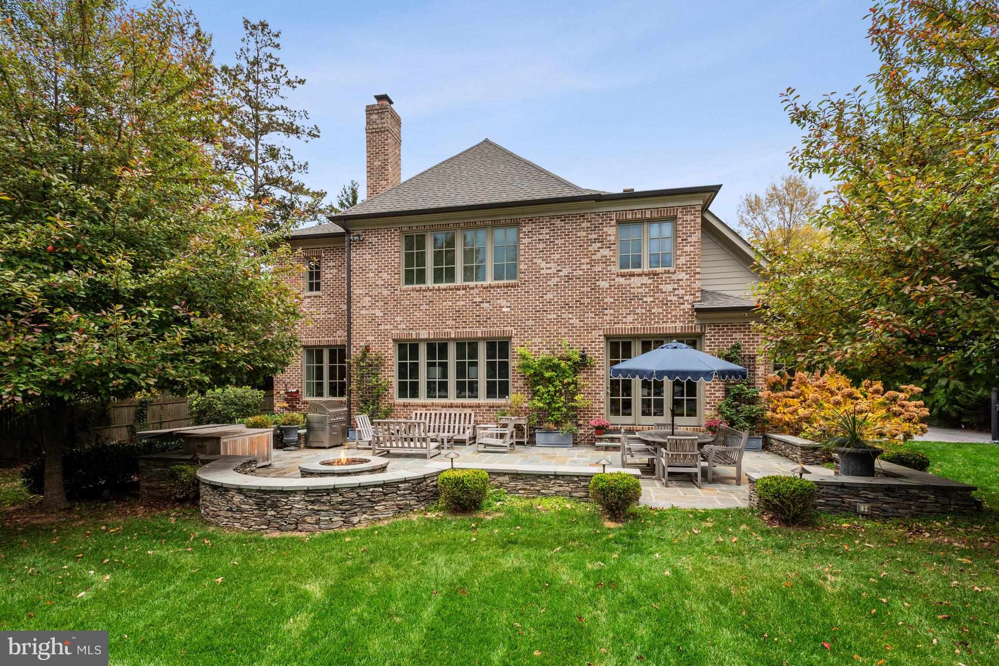 CLEARVIEW MANOR - Residential