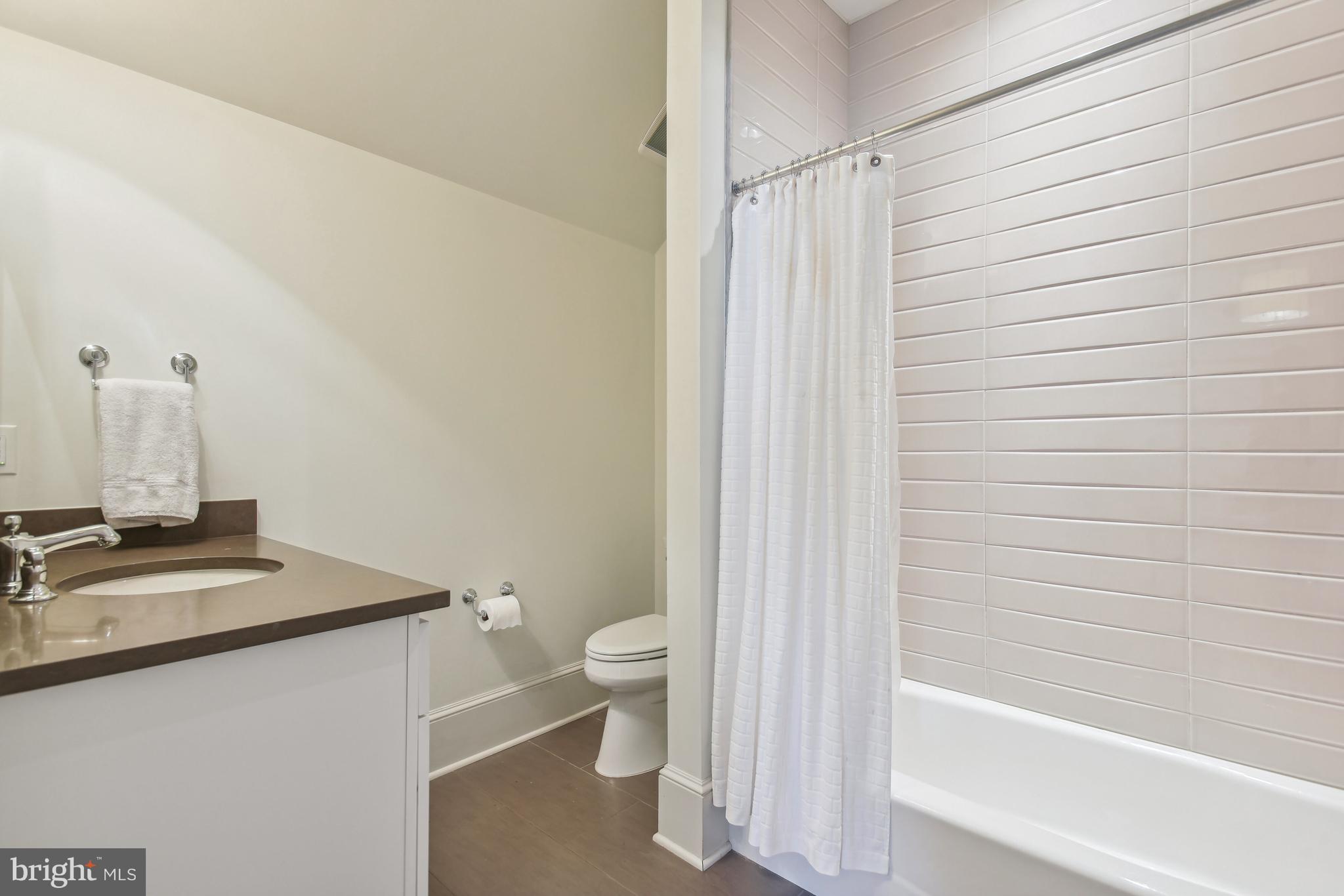 CLEARVIEW MANOR - Residential