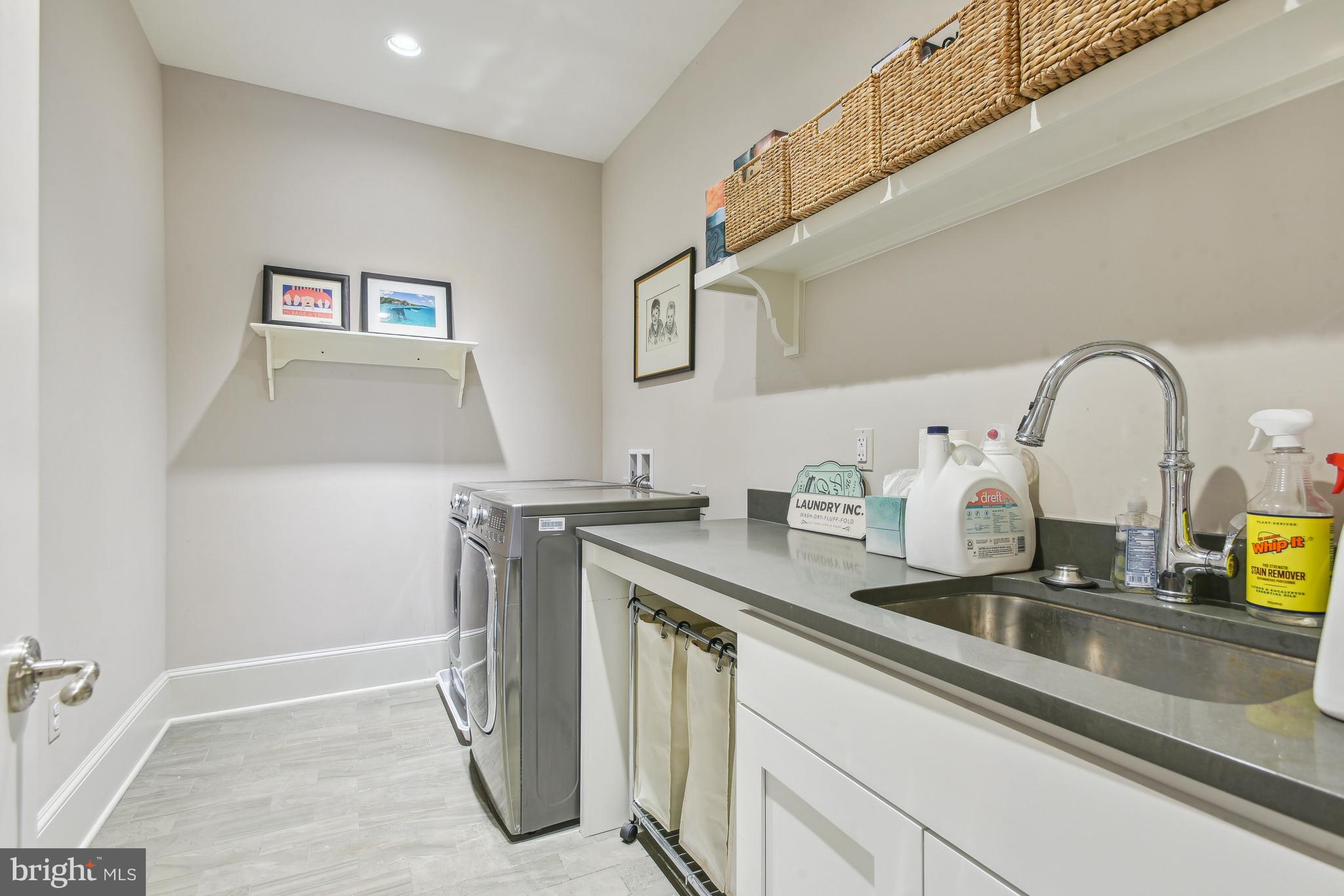 CLEARVIEW MANOR - Residential