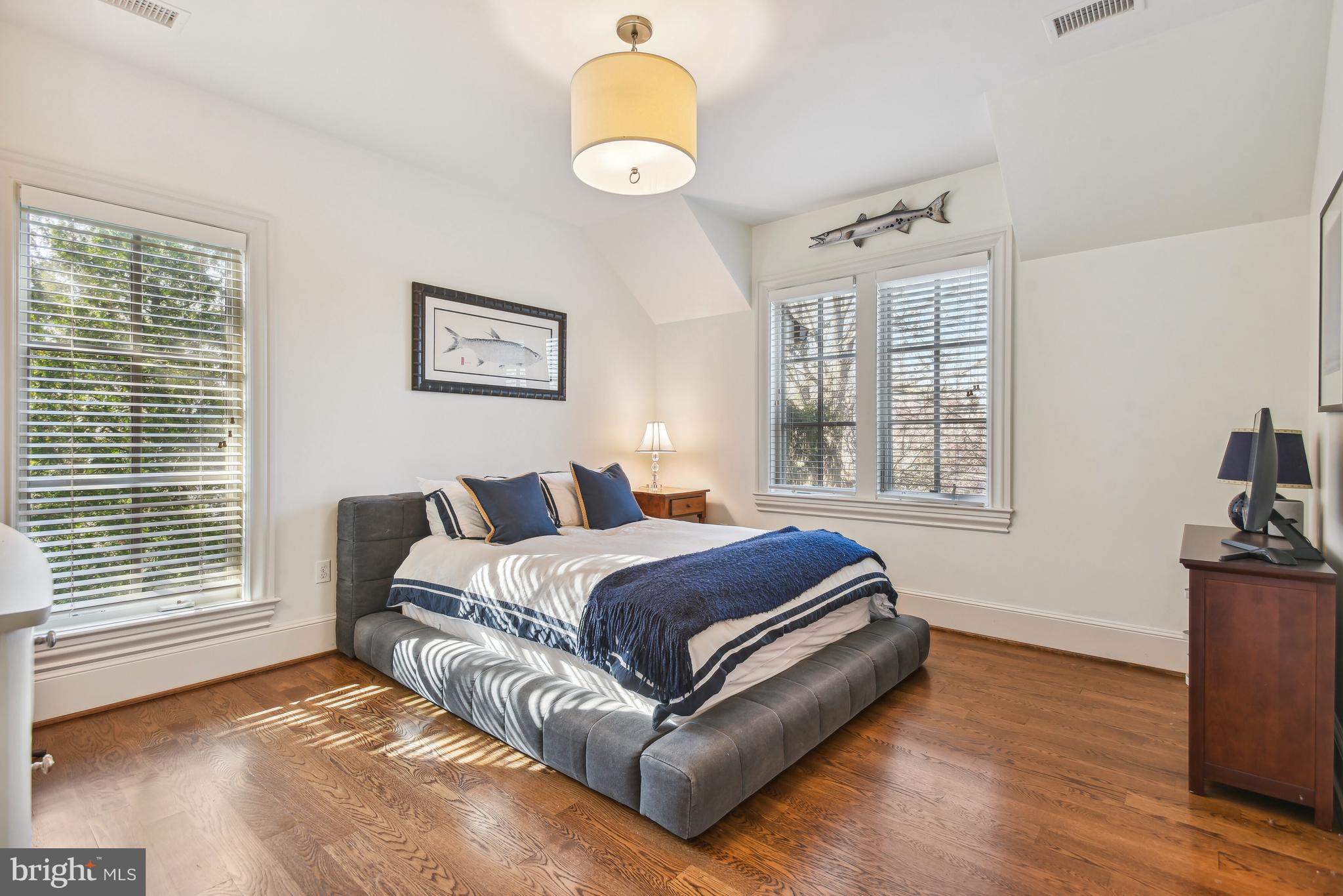 CLEARVIEW MANOR - Residential