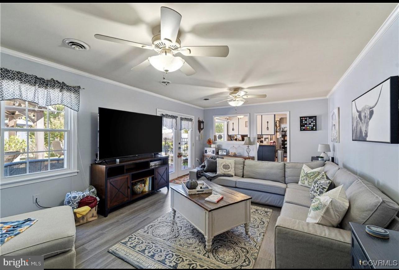 COLONIAL HEIGHTS - Residential Lease