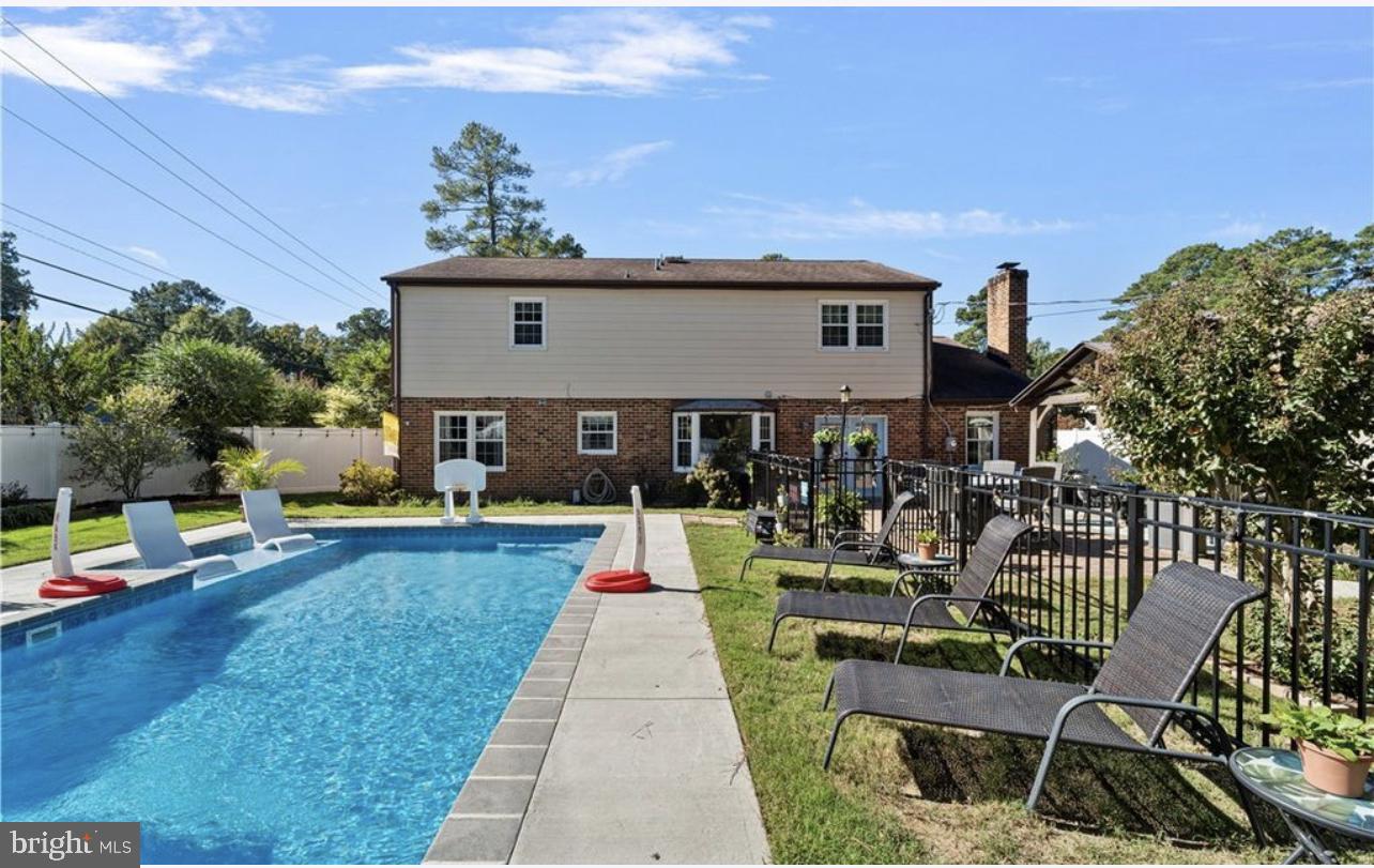 COLONIAL HEIGHTS - Residential Lease